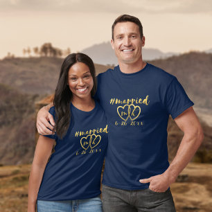 Hashtag Verheiratet Benutzerdefiniertes Hochzeitsd T-Shirt