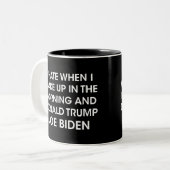 Hass, mit Joe Biden als Präsidentin Wecken Zweifarbige Tasse (Vorderseite Links)