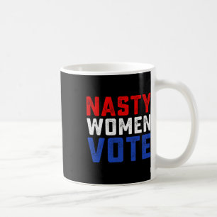 Hässliche Frauen wählen Kaffeetasse