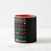 Hässliche Weihnachtspullover sind heiß und überbew Tasse (Zentrum)