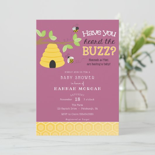 Hast du den Buzz gehört? Bee Baby Shower Einladung (Stehend Vorderseite)