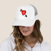 Hat Arrow Thru Heart Red, ich Liebe Sie Truckerkappe (Beispiel)