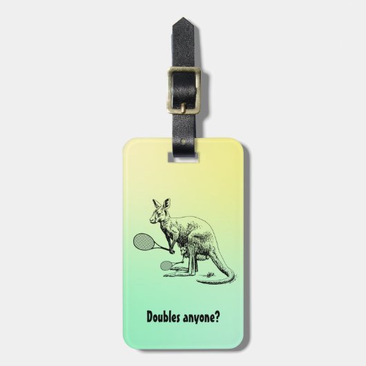 Hat jemand eine Verdoppelt? Kangaroo Tennis Player Gepäckanhänger (Vorderseite vertikal)