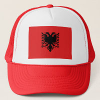 Hat mit Flagge Albaniens