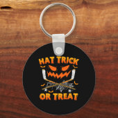 Hat Trick oder Treat Fun Eishockey Halloween Costu Schlüsselanhänger (Vorderseite)