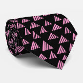 Hatched Triangle 250319 - Pink on Black Krawatte (Gerollt)