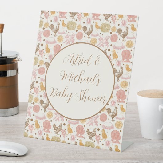 Hatching Bald Chicken Girl Baby Dusche Sockelschild (In Situ)