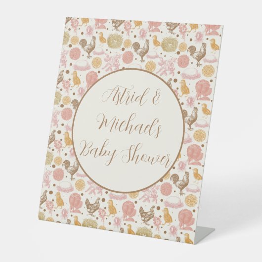 Hatching Bald Chicken Girl Baby Dusche Sockelschild (Vorderseite)