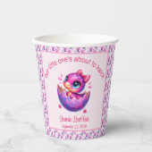 "Hatching bald" Pink Dinosaur Babydusche Pappbecher (Vorderseite)