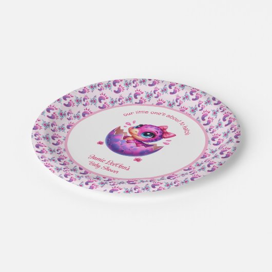 "Hatching bald" Pink Dinosaur Babydusche Pappteller (Schrägansicht)