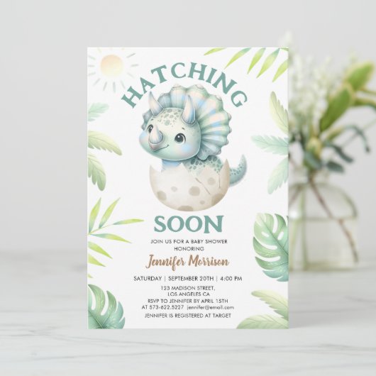 Hatching bald Triceratops Boy Dinosaur Baby Dusche Einladung (Stehend Vorderseite)