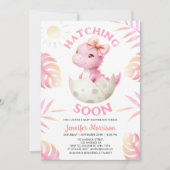 Hatching Soon Girl Dinosaur Baby Shower Cute Pink Einladung (Vorderseite)