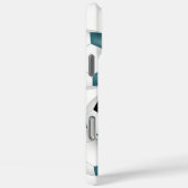 Haufen aquamariner schwarzer Fußballbälle mit Mono Case-Mate iPhone Hülle (Rückseite / Rechts)