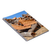 Haufen der Korken-Baumrinde als rohes material.JPG Notizblock (Rechte Seite)