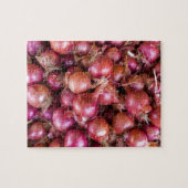 Haufen der roten Zwiebeln auf Markt Puzzle (Horizontal)