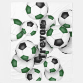 Haufen grüner schwarzer Fußbälle Jungs Mädchen Fleecedecke (Vorderseite)