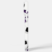 Haufen lila schwarzer Fußballbälle mit Monogramm Case-Mate iPhone Hülle (Rückseite / Links)