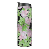 Haufen von hübsch rosa Blume und Blütenblättern Thermosbecher (Nach rechts gedreht)