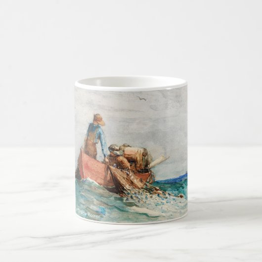 Hauling in the Nets (1887) von Winslow Homer Kaffeetasse (Mittel)