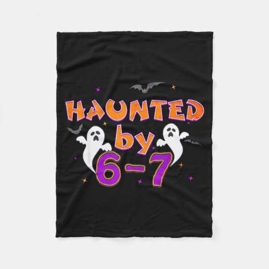 Haunted By 67 Funny 67 Halloween Costume  Fleecedecke (Vorderseite)