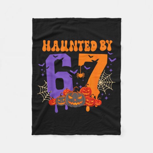 Haunted By 67 – Funny Six Seven Meme 6 7 Halloween Fleecedecke (Vorderseite)
