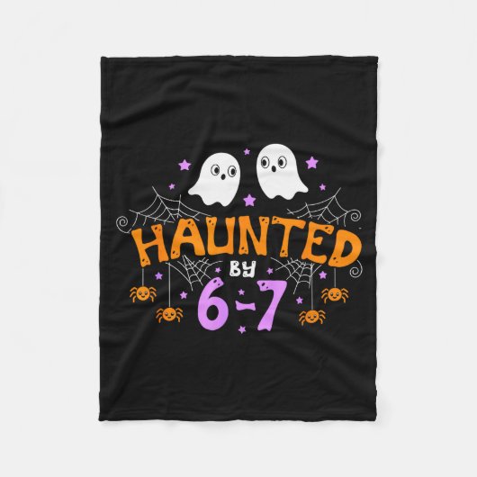 Haunted By 67 Funny Six Seven Meme Halloween Costu Fleecedecke (Vorderseite)