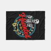 Haunted By 67 Funny Skeleton And Pumpkin Halloween Fleecedecke (Vorderseite (Horizontal))