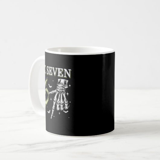 Haunted By 67 – Funny Skeleton Hands Halloween Cos Kaffeetasse (Vorderseite Links)