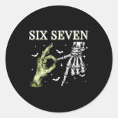 Haunted By 67 – Funny Skeleton Hands Halloween Cos Runder Aufkleber (Vorderseite)