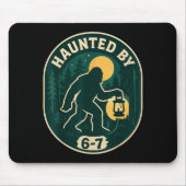 Haunted By 6-7 Bigfoot Lantern Halloween Badge Mousepad (Vorne)