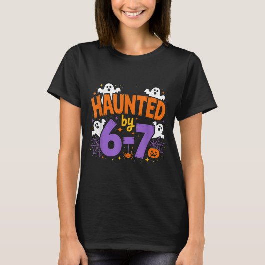 Haunted By 6-7 Halloween Ghosts And Sders Design T-Shirt (Vorderseite)