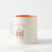 Haunted by the TBR Zweifarbige Tasse (Vorderseite Links)