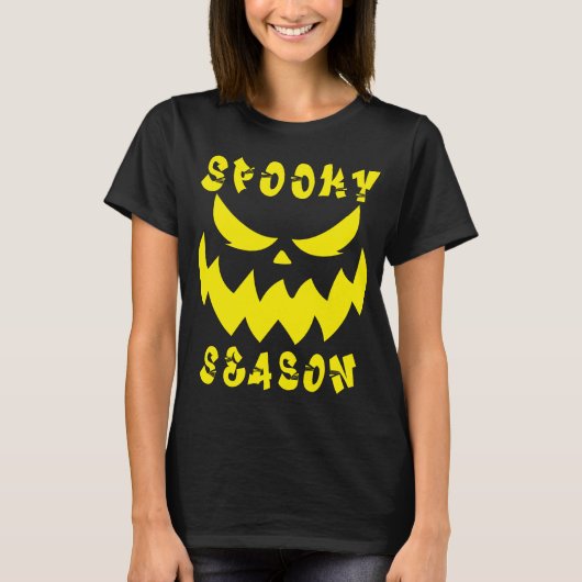 Haunted Heart: Spooky Season Fashion T-Shirt (Vorderseite)