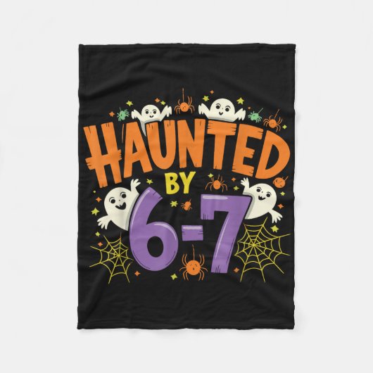 Haunted Six Seven 6 7 Meme 67 Skeleton Hand Hallow Fleecedecke (Vorderseite)