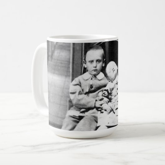 Haunting Vintage Sibling Portrait Kaffeetasse (Vorderseite Links)