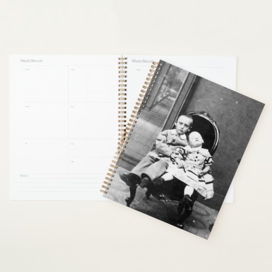 Haunting Vintage Sibling Portrait  Planer (Anzeige)