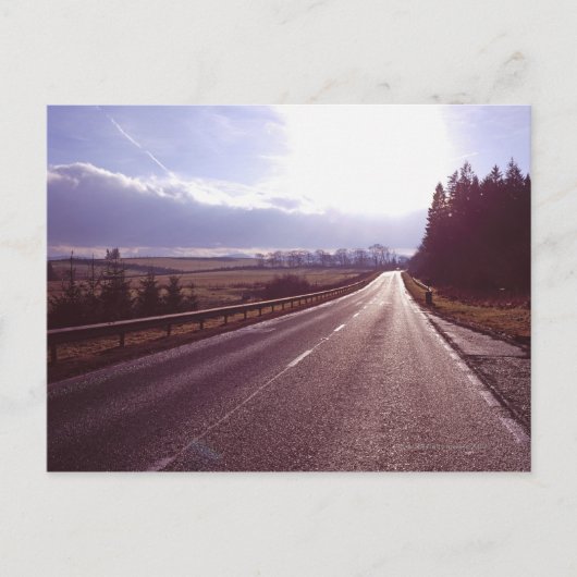 Hauptstrasse mit niedriger Wintersonne. Postkarte (Vorderseite)