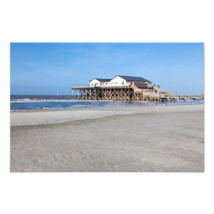 Haus auf Pfählen am Strand von St. Peter Ording Fotodruck
