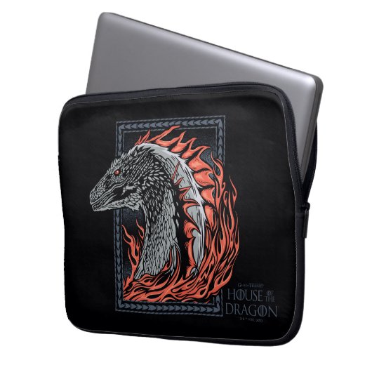 HAUS DES DRAGONS | Drachenprofil in Flammen Laptopschutzhülle (Vorderseite Links)