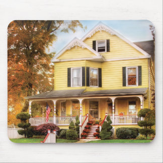 Haus - gelbe Spitze - Traumhaus Mousepad