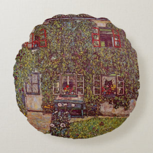 Haus Guardaboschi von Gustav Klimt, Vintage Kunst Rundes Kissen