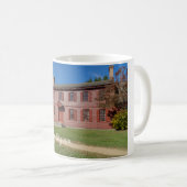 Haus im Kolonialstil im historischen Williamsburg Kaffeetasse (VorderseiteRechts)