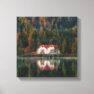 Haus in einem Wald Leinwanddruck