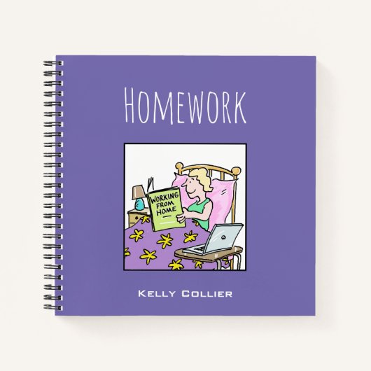 Hausangestellte, die von Zuhause aus arbeiten, mit Notizblock (Vorderseite)