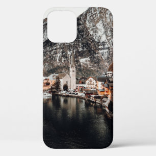 HÄUSER IN DER NÄHE VON GEWÄSSERN UND BERGEN Case-Mate iPhone HÜLLE