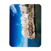 Häuser in Polignano a Mare auf einer Klippe in Pug Magnet (Vertikal)