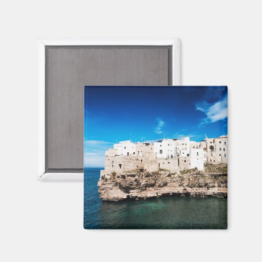 Häuser in Polignano a Mare auf einer Klippe in Pug Magnet (Vorderseite/Rückseite)