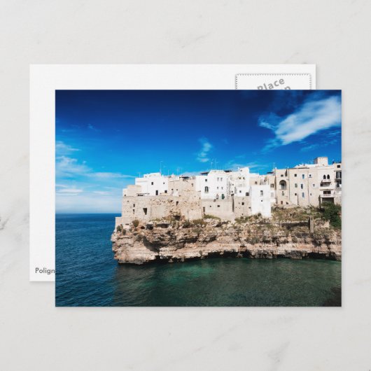 Häuser in Polignano a Mare auf einer Klippe in Pug Postkarte (Vorne/Hinten)