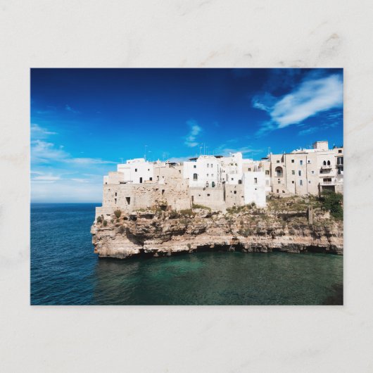 Häuser in Polignano a Mare auf einer Klippe in Pug Postkarte (Vorderseite)