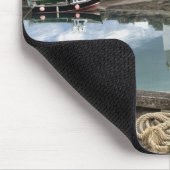 Häuser und Boote entlang dem Wasser Mousepad (Ecke)